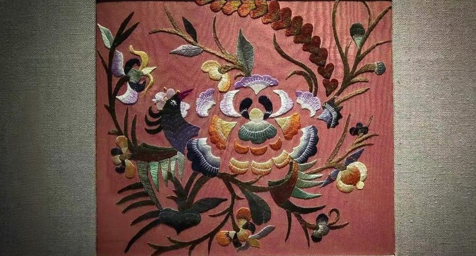 From Tradition to Trend: The Resurgence of Embroidered Accessories