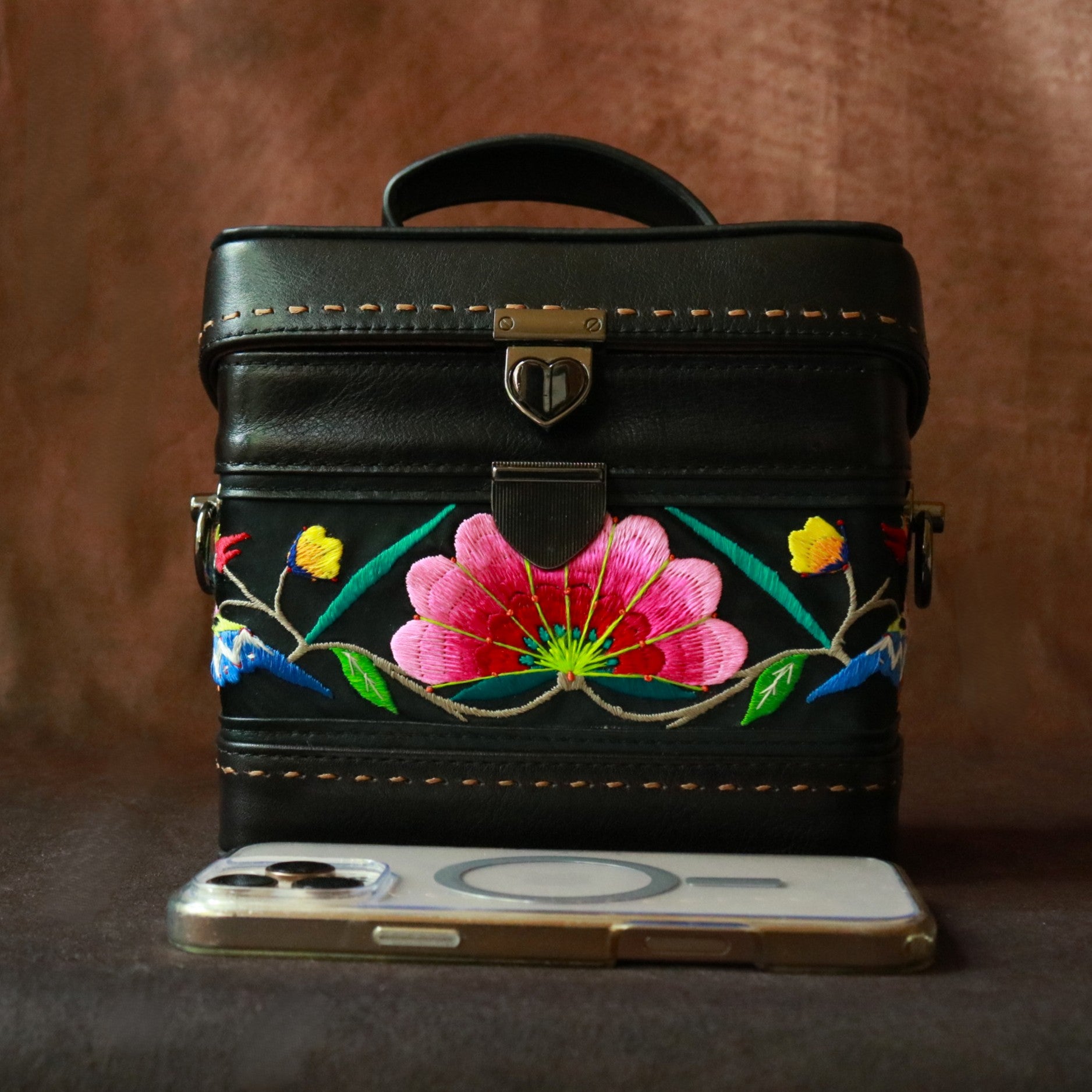 Embroidtale Women's Hand-embroidered Floral Crossbody Leather Purse