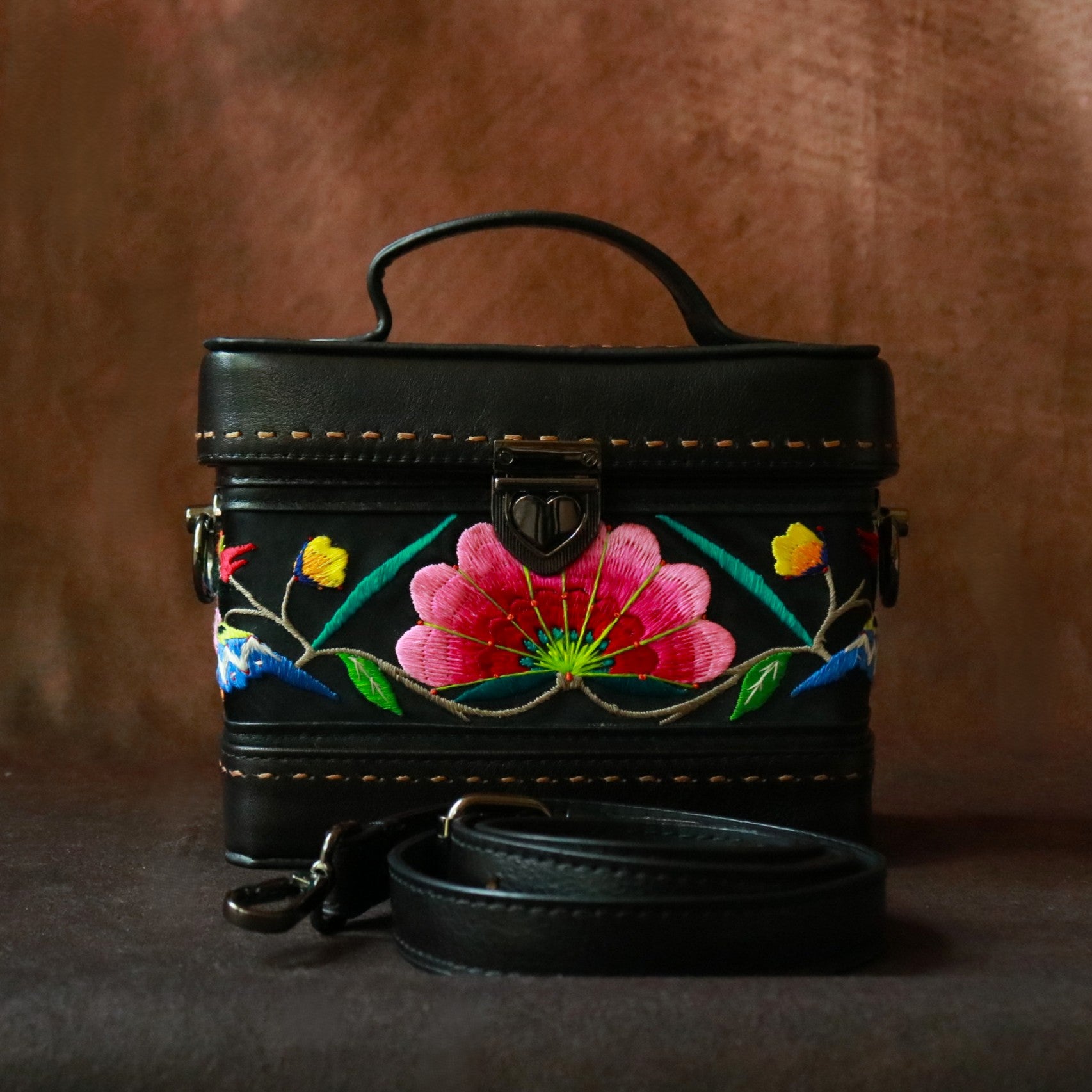 Embroidtale Women's Hand-embroidered Floral Crossbody Leather Purse