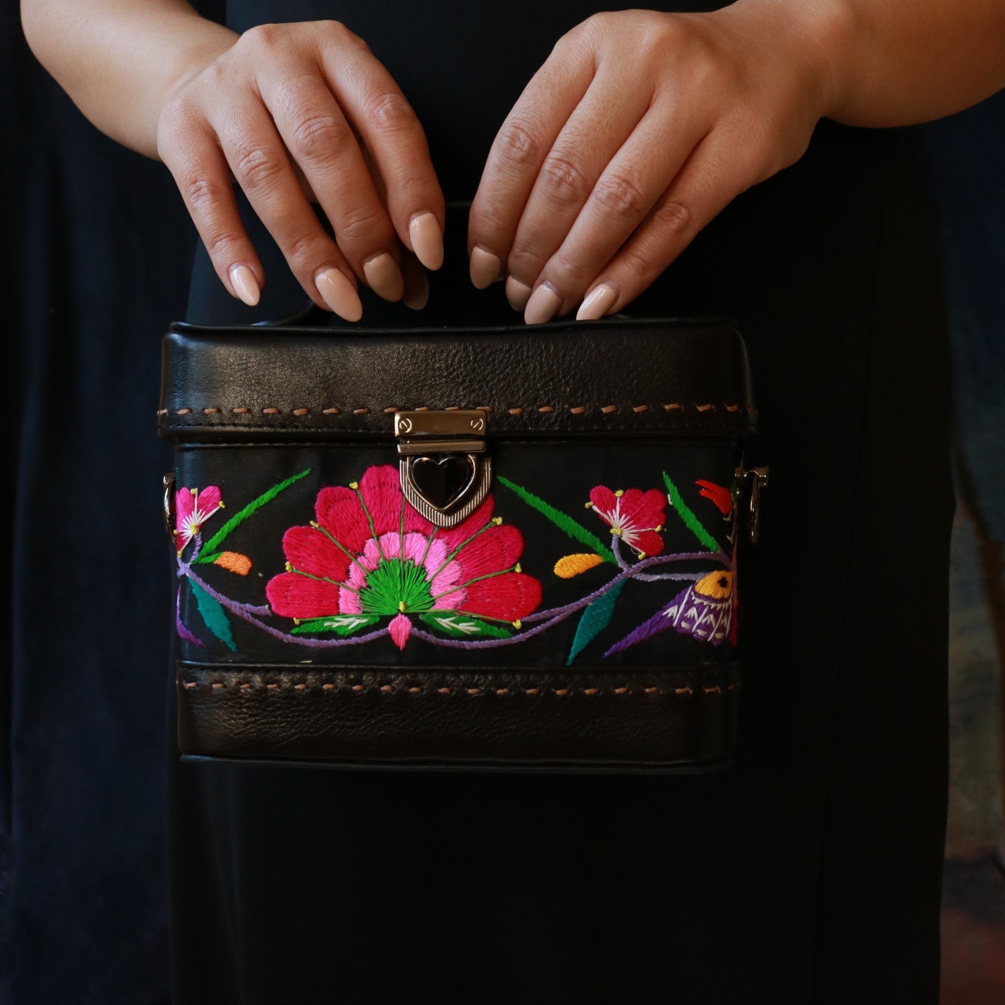 Embroidtale Women's Hand-embroidered Floral Crossbody Leather Purse