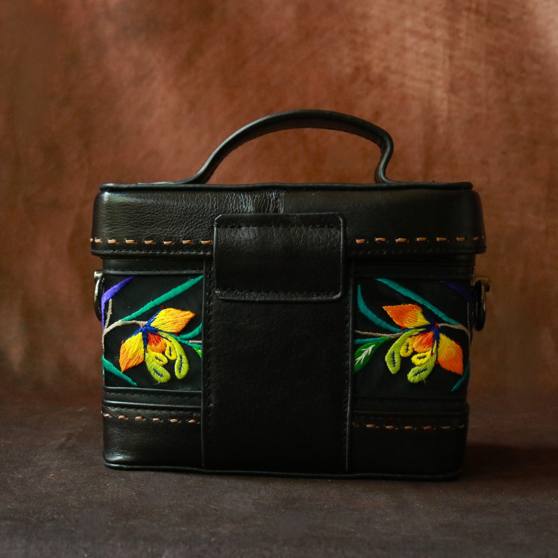 Embroidtale Women's Hand-embroidered Floral Crossbody Leather Purse