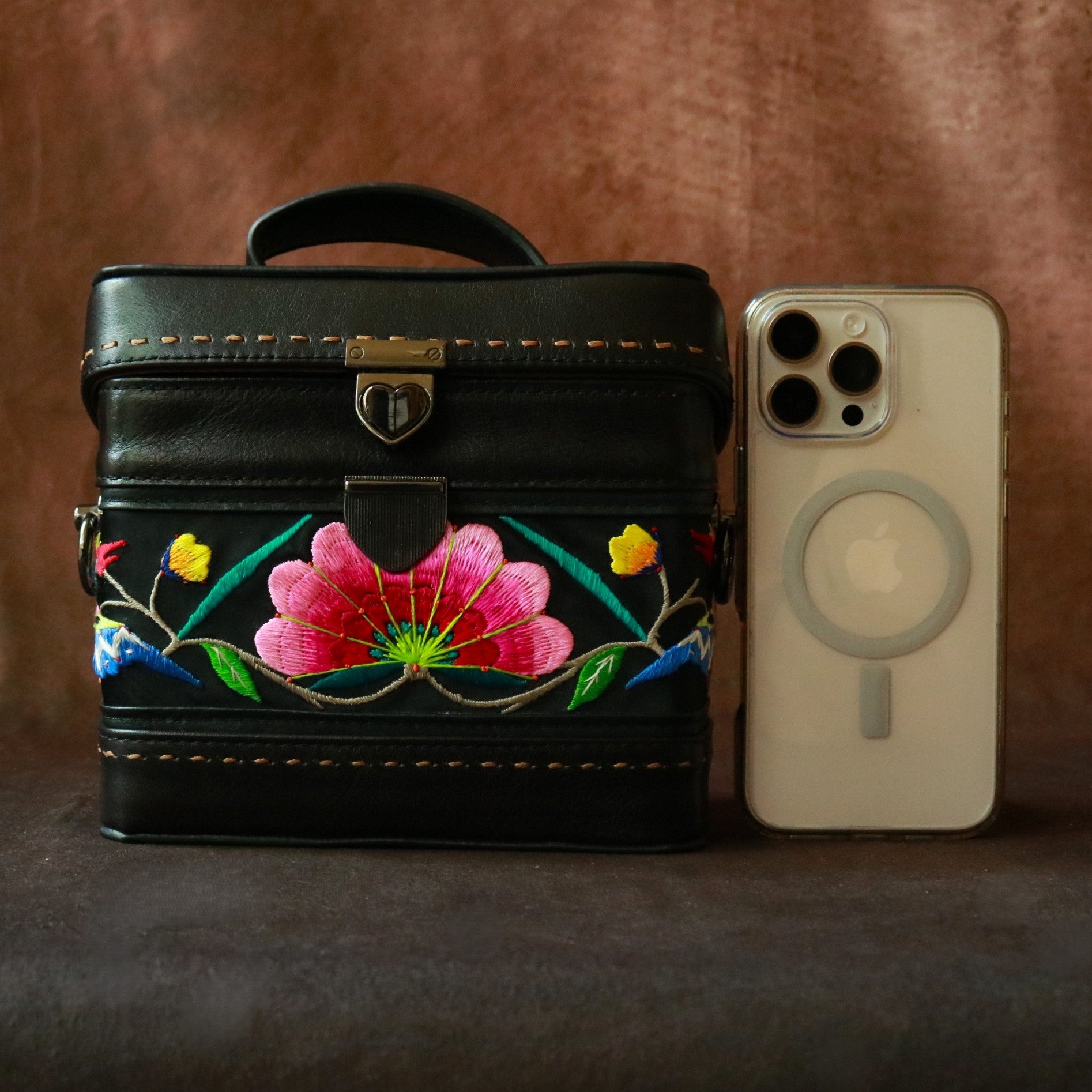 Embroidtale Women's Hand-embroidered Floral Crossbody Leather Purse